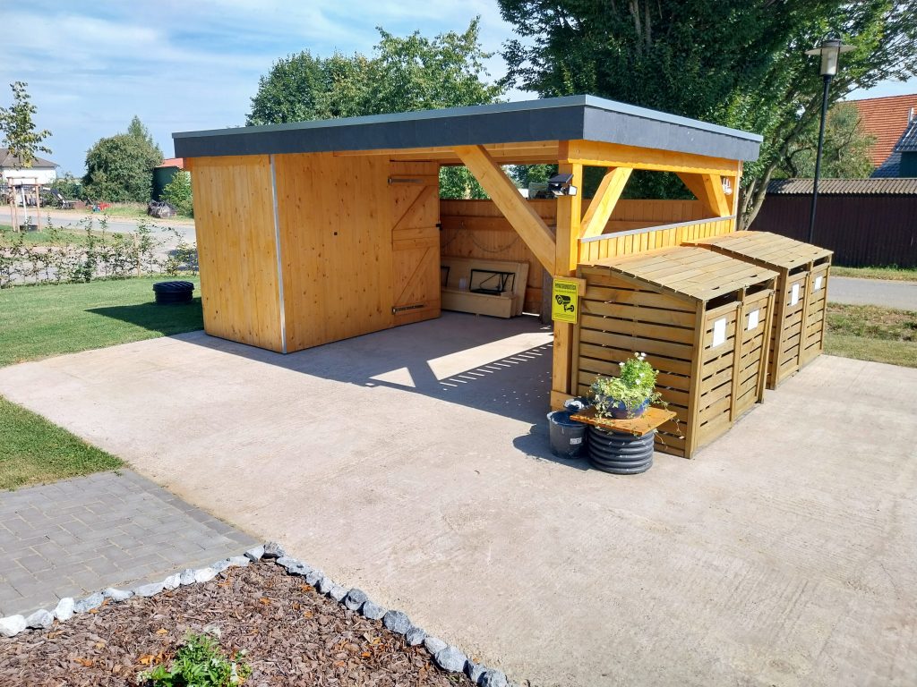 Unterstand f&uuml;r Fahrr&auml;der und Motorr&auml;der